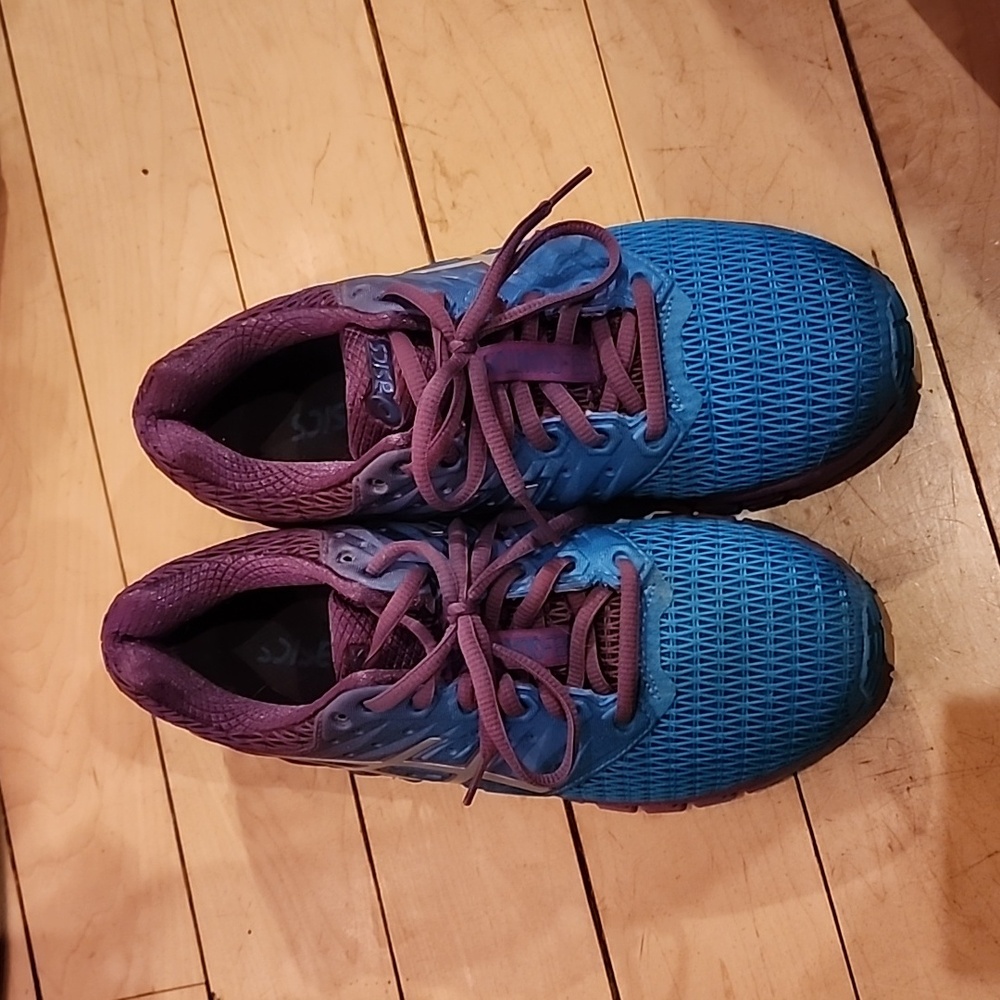 Asics Gel-Quantum Womens Size 7 Blue and Purple Running Shoe